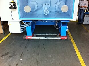 60t Maschine frontal auf Rollen