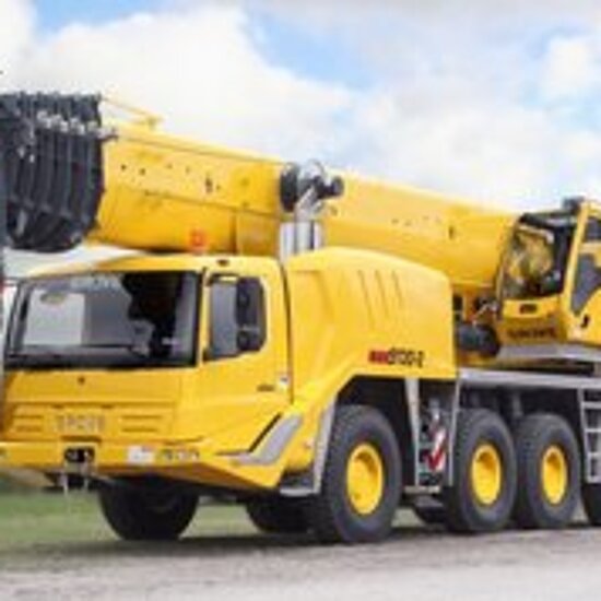 Grove GMK 5130-2 in gelb von Bott Abschleppdienst