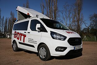 Sicherungsfahrzeug für Schwerlasttransporte